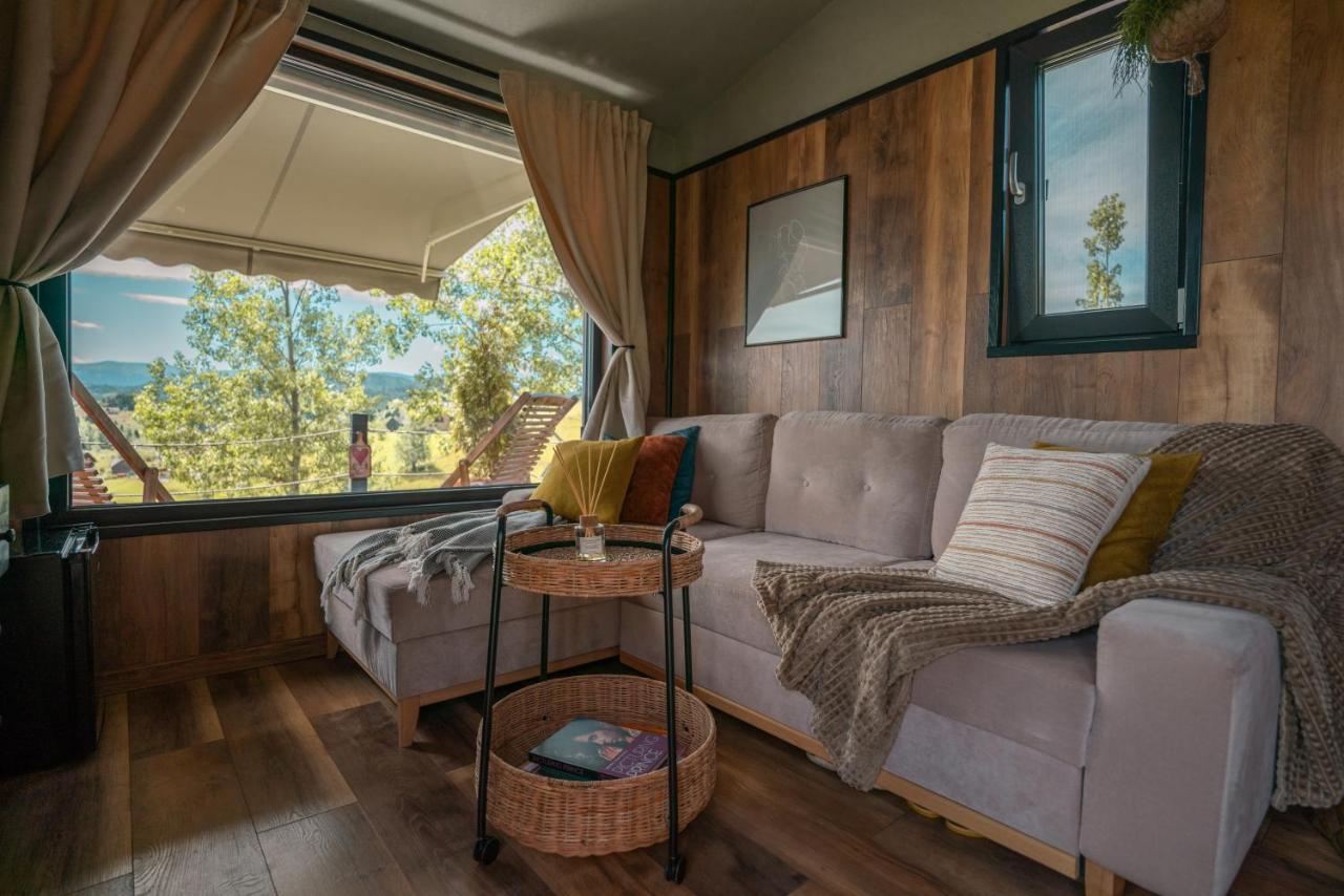 Tripsylvania Tiny House Sirnea Exterior photo